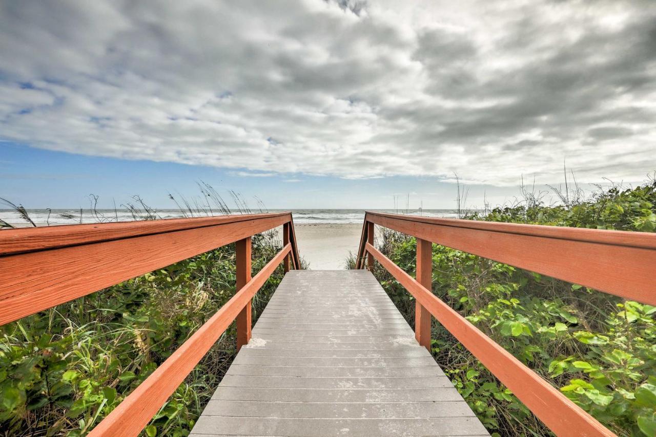 Oceanfront Cocoa Beach Condo With View Walk To Pier Exterior photo
