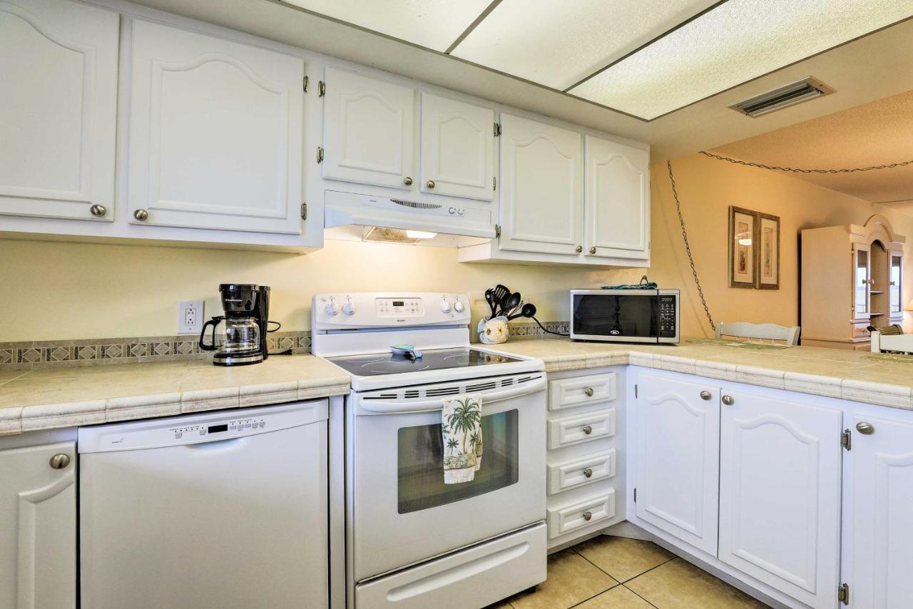 Oceanfront Cocoa Beach Condo With View Walk To Pier Exterior photo